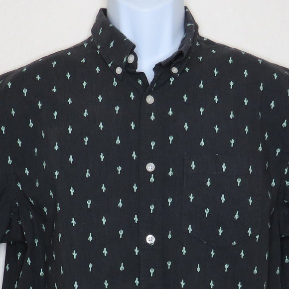 Old Navy* Men's Short Sleeve Button Down Curved‎ Hem Chest Pocket Shirt~ Large - Picture 10 of 11